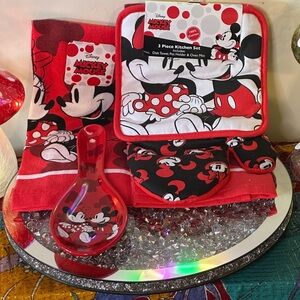 New Mickey & Minnie Kitchen set.